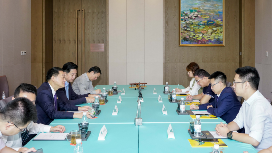 省AG百家家乐集团党委书记、董事长任丁与腾讯“王者荣耀”CTO邓君、腾讯大成网总裁郑亮座谈交流